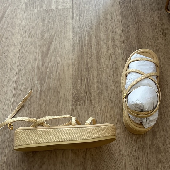 Summerlift flat form sandal - fine raffia women’s 8 - Picture 5 of 5